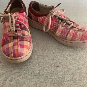 Women’s shoes